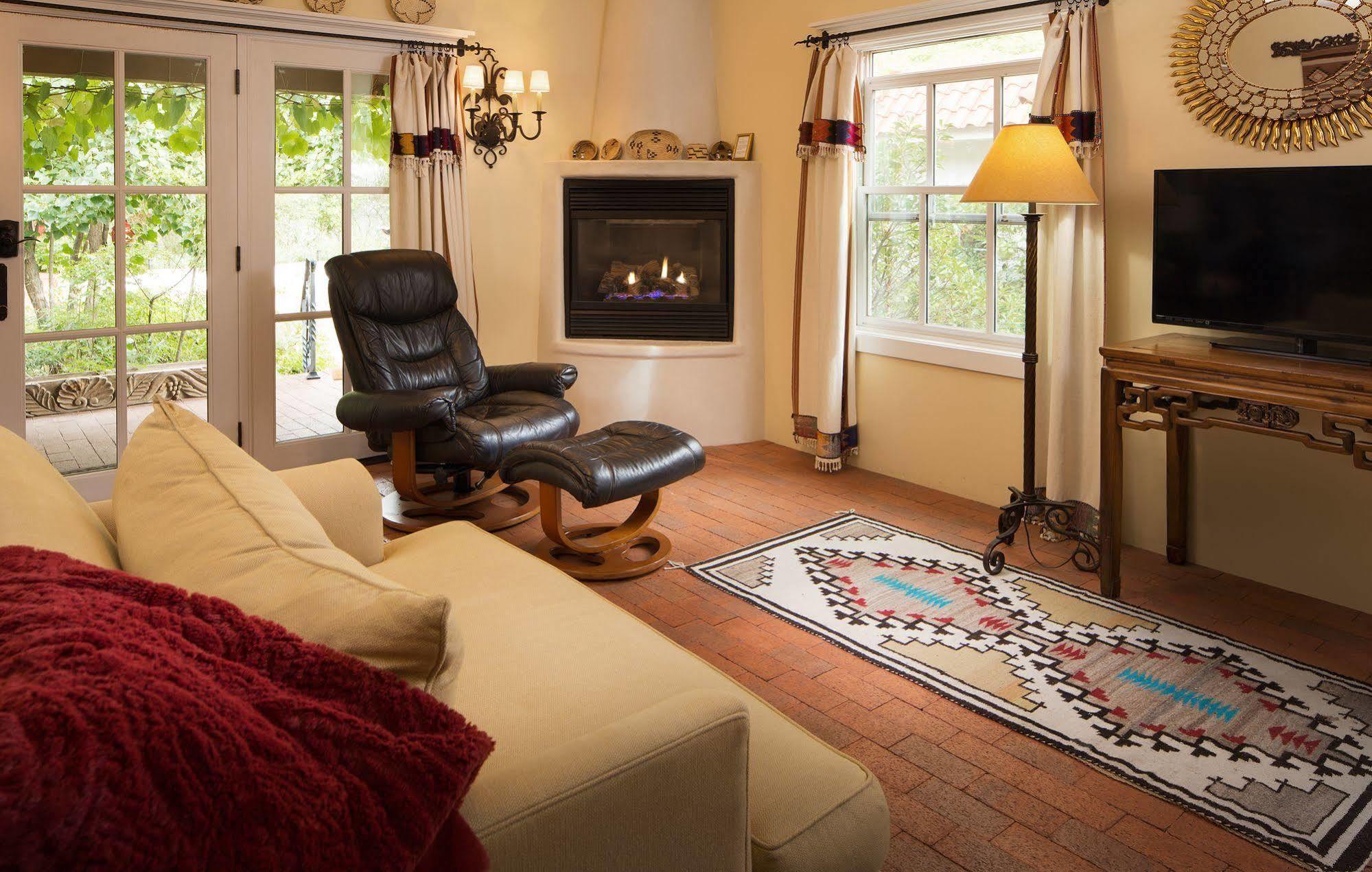 Casa Blanca Inn And Suites Фармингтон Экстерьер фото