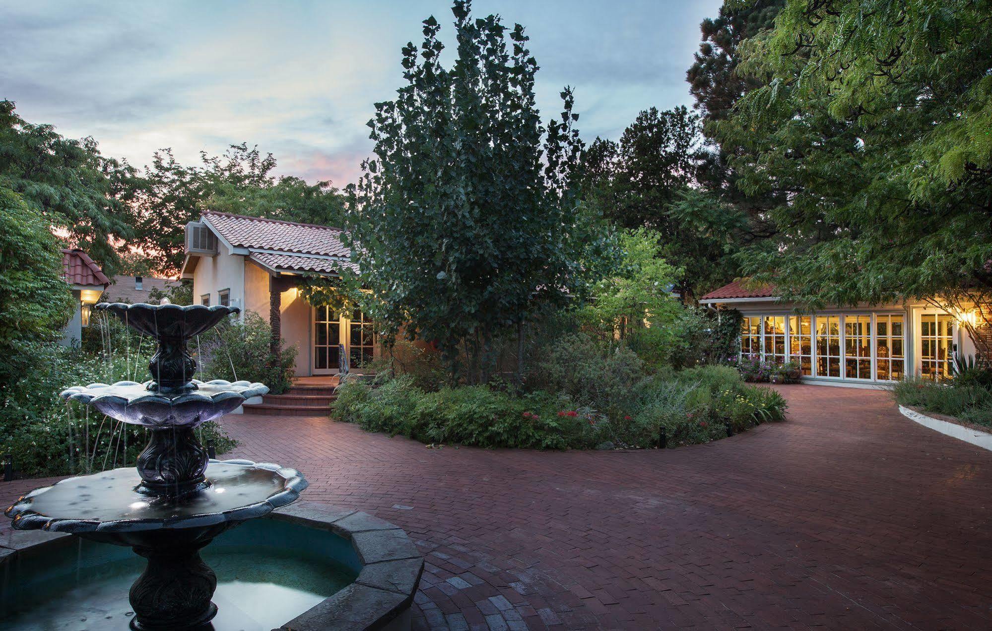 Casa Blanca Inn And Suites Фармингтон Экстерьер фото